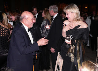 Diane Sawyer looks breathtaking in this black Lee Anderson gown.